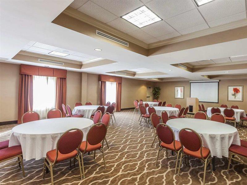 Comfort Suites Suffolk - Chesapeake Екстер'єр фото