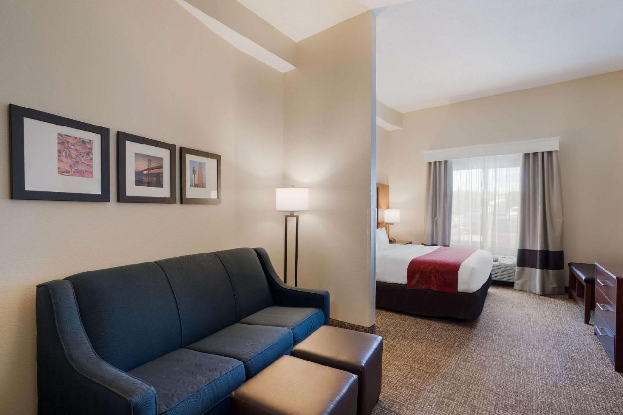 Comfort Suites Suffolk - Chesapeake Екстер'єр фото