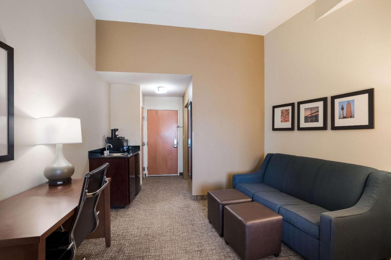 Comfort Suites Suffolk - Chesapeake Екстер'єр фото