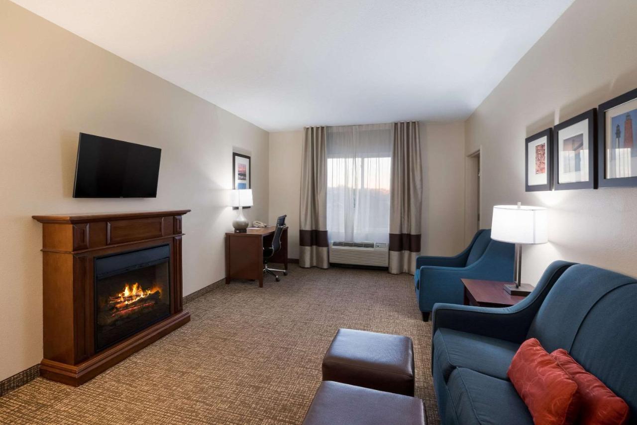 Comfort Suites Suffolk - Chesapeake Екстер'єр фото