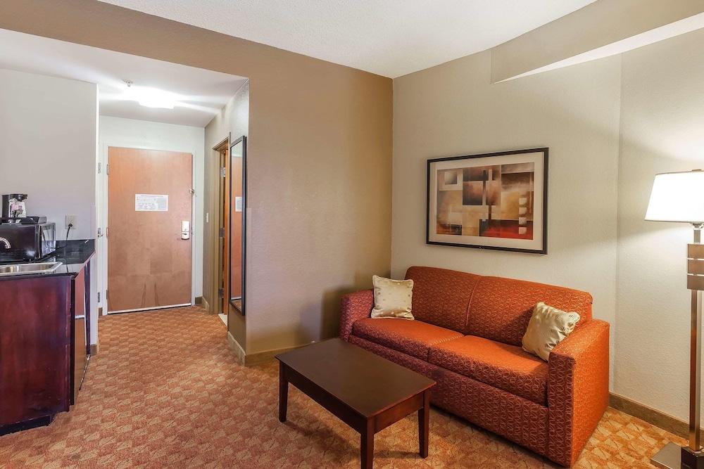 Comfort Suites Suffolk - Chesapeake Екстер'єр фото