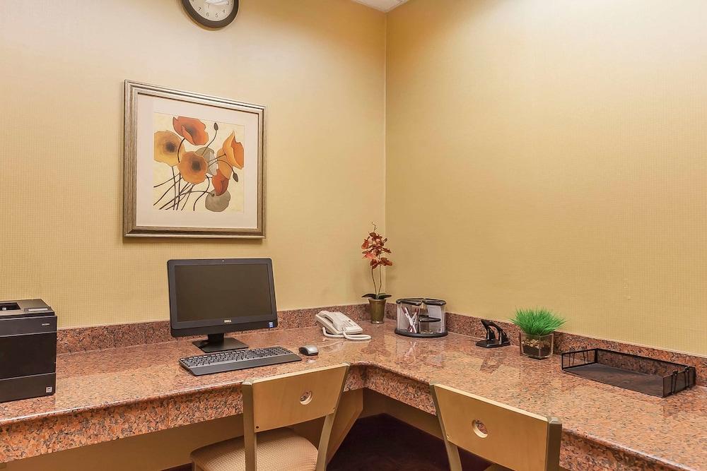 Comfort Suites Suffolk - Chesapeake Екстер'єр фото