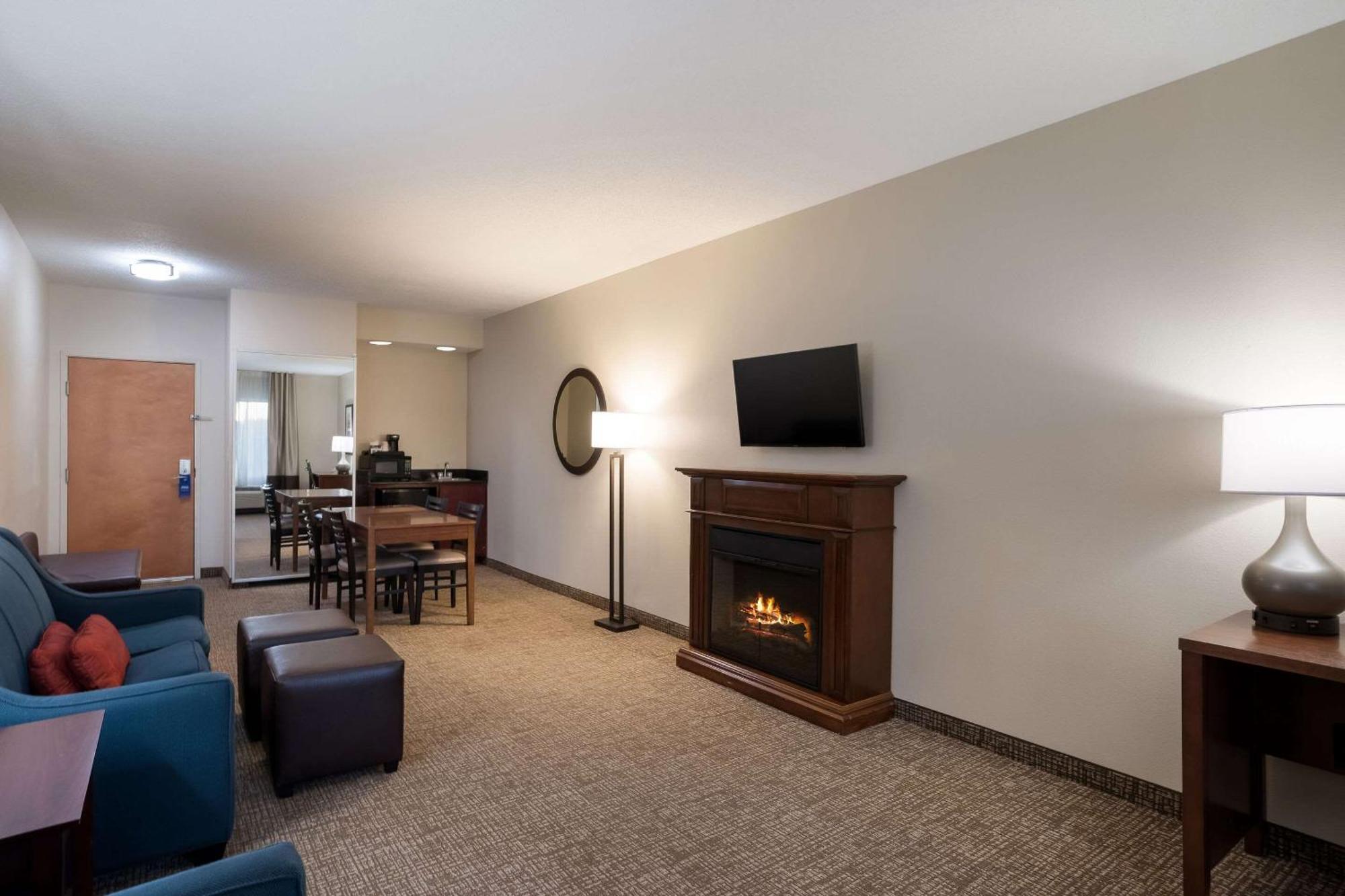 Comfort Suites Suffolk - Chesapeake Екстер'єр фото